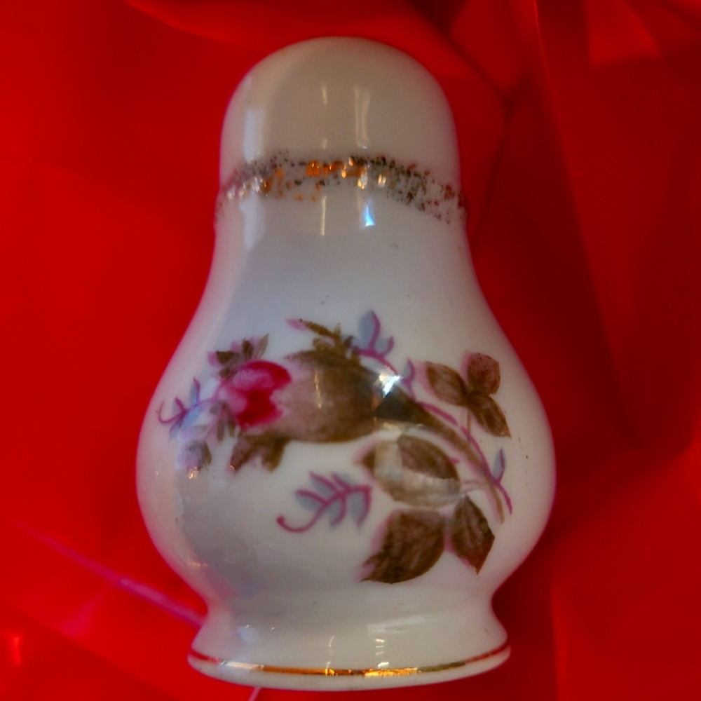 Vintage pepper Shaker